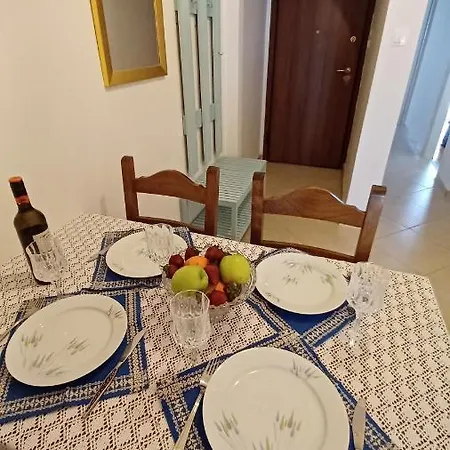 Apartment Vintage With Modern Amenities Athens