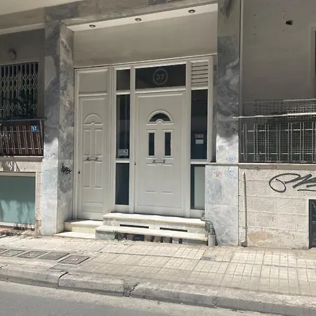 Apartment Vintage With Modern Amenities